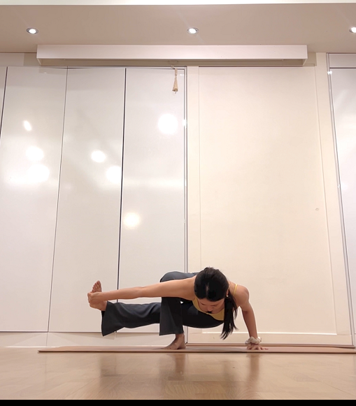 [한국자연치유요가협회]Baby grasshopper pose(아기메뚜기자세) 접근법