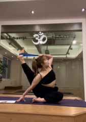 [한국자연치유요가협회] 스트랩을 이용한 파리브리타 수리야 얀트라사나 접근법